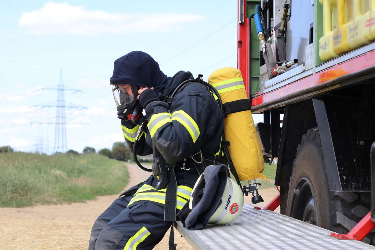 Article: Respirator fit testing included a grain bin cutting demonstration